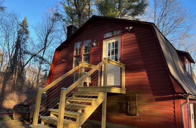Sheffield 3 BR Oasis. Modernized 1796 home close to .