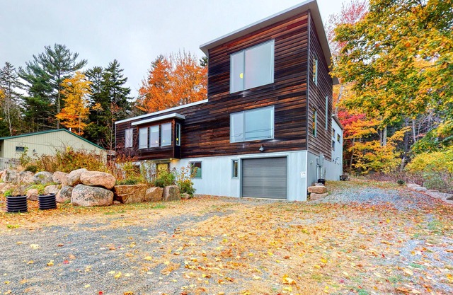 Open & inviting home near the ocean w/free WiFi, firepit, & private washer/dryer