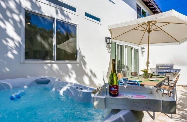 Open September/Hot Tub/A/C/6 Bedrooms/Great Family Home/Rooftop Deck