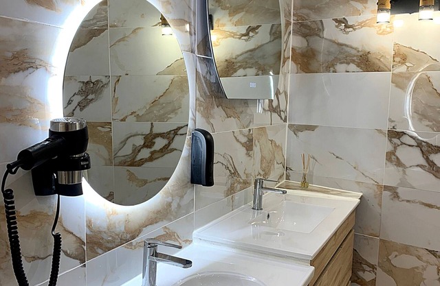 Open Space Montanha-Ferienwohnung-Apartment-Ensuite Dusche-Meerblick