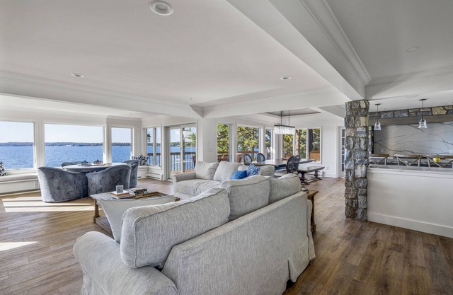 Wunderschönes, luxuriöses Charlevoix Lake House!