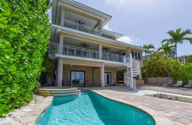 Open Water ~ Pool Home in Summerland Key