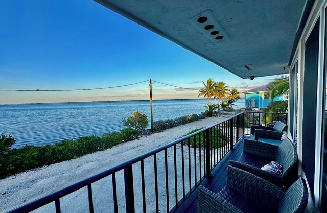 Open water view, boat dockage, 4 bedroom Home in Big Pine Key