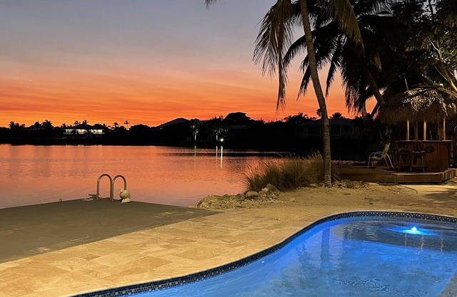 Open Water Views, Sunsets and 2 New Beautiful Pools Create Your Island Oasis