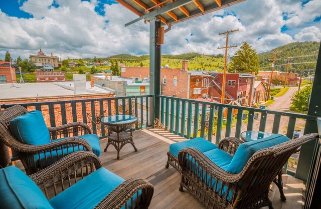 Opera House Loft - Historic Condo