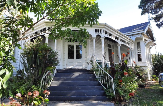 Opononi Villa