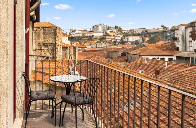 Oporto Home Wine Cellars - Estúdio com Varanda 3T