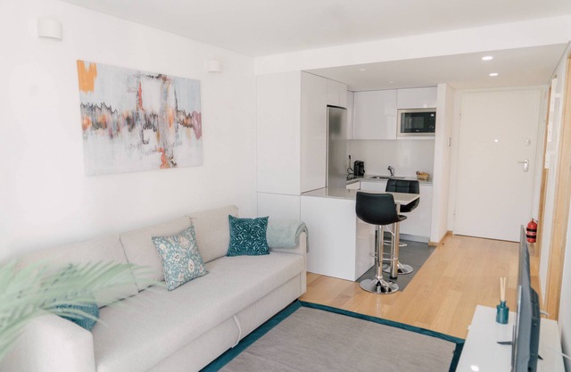 Cosy, Comfortable, Fully Equipped Apartment with Wi-Fi and Garage (premium area)