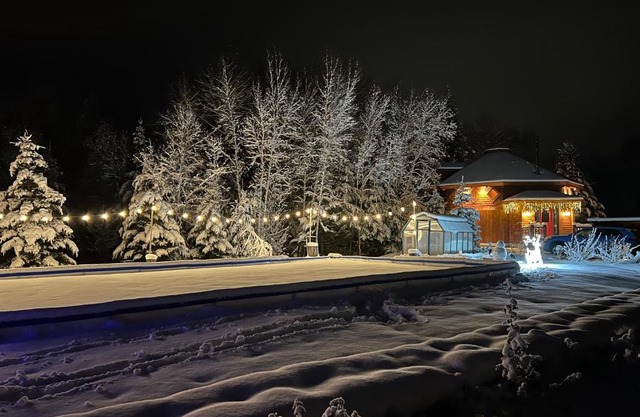 OR Luxury yurt-like home in Bretton Woods with private beach firepit AC fishing and trails