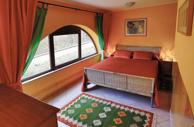 "ORANGE" Wohnung in einer Villa in der Nähe von Rom