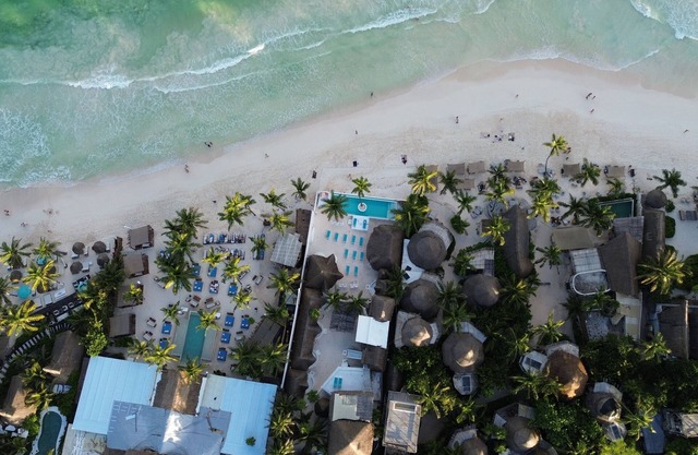 Orange Beach House 10bdr in Tulum Hotel Zone, Wake up every morning on the beach