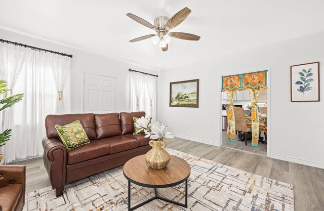 Orange Grove Farmhouse in Lake Elsinore