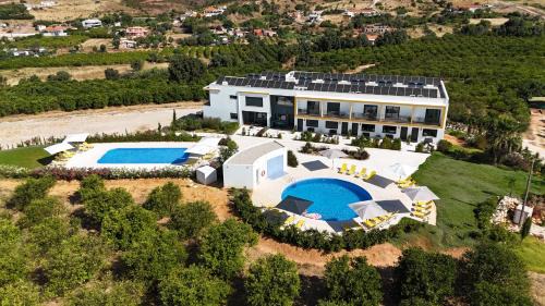 Orange Grove Residence