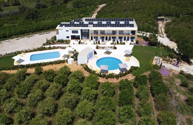 Orange Grove ResidencenIn orange farm, newly built all amenities 3Km from Silves
