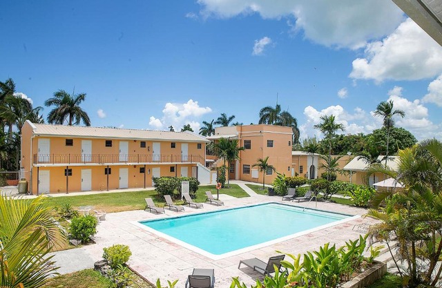 Orange Hill Beach Inn
