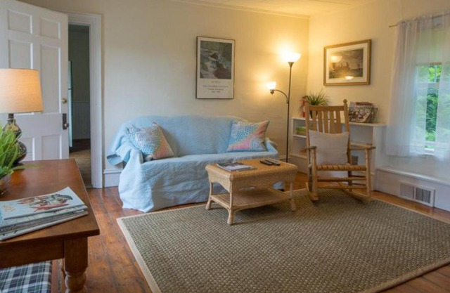 Orange House Apartment
