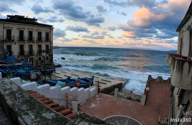Orange House Chianalea