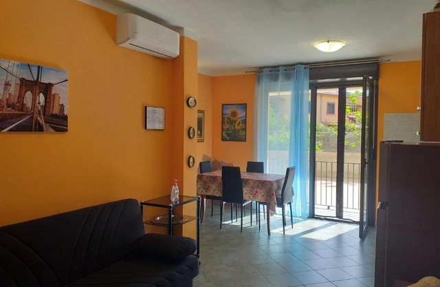 ORANGE HOUSE