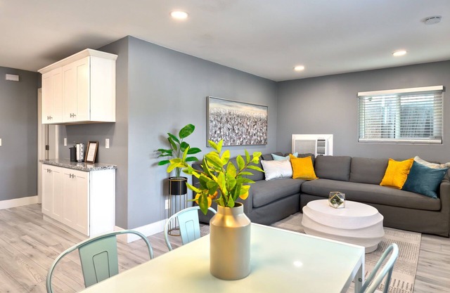 Orangevale Renovated Farmhouse Retreat, Close to Folsom!