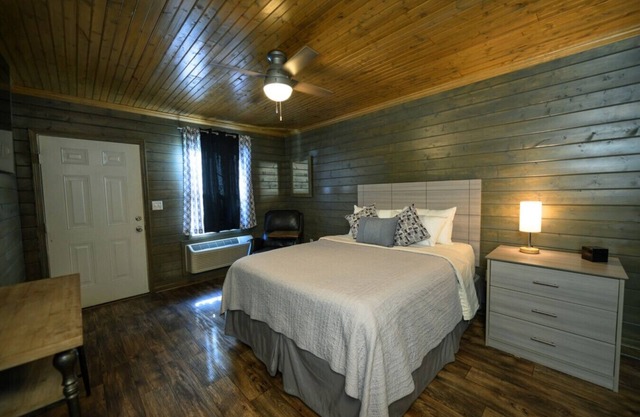 Orchard Oasis with High-Speed Internet/Smart TV!