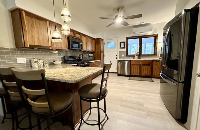 Orchard Park Historic Home 2 Miles from Highmark Stadium!