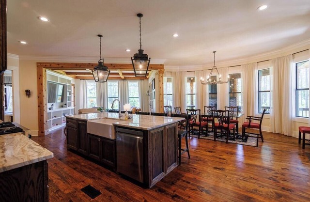 Orchard Pines - 4 Bed, 3.5 Bath Private Thomasville Retreat on Pond + Kayaks