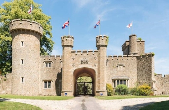 Orchardleigh Castle East, Orchardleigh Estate
