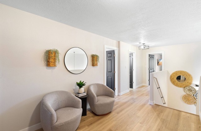 Organic Modern Home in NW ABQ/RR 4bd 2.5 ba- 7 min from INTEL