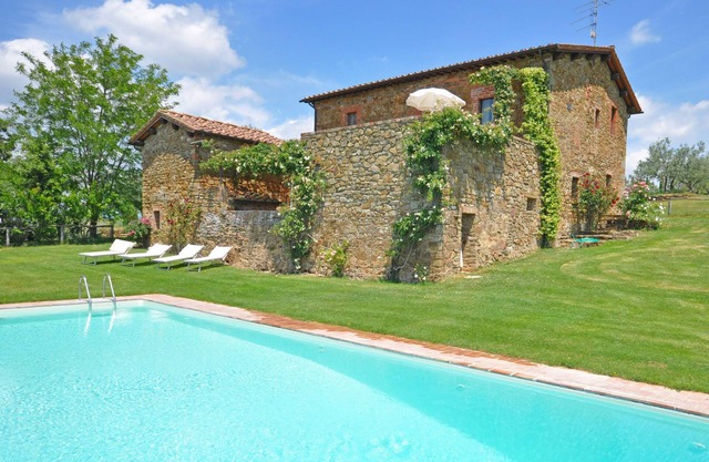 Orietta 1 - Ferienwohnung im Landhaus mit Schwimmbad in der Nähe von Siena, Toskana