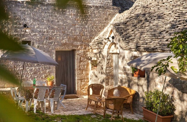 Original Trullo auf einem Hügel
