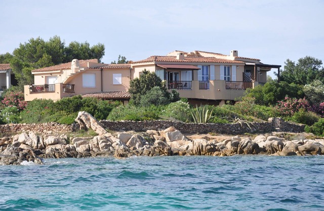 ORIGINAL WIDE FLAT IN VILLA AM MEER