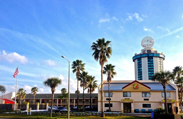 Super 8 by Wyndham Orlando International Drive