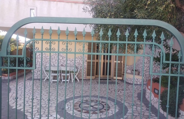 Orosei Wohnung für 4 Personen, zwei Schlafzimmer, großer Garten