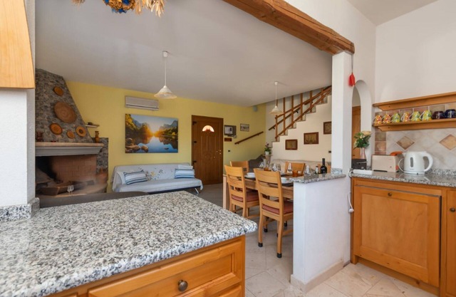 Familienhaus su Rimediu,3 Schlafzimmer 2 Badezimmer,privater Parkplatz im Garten
