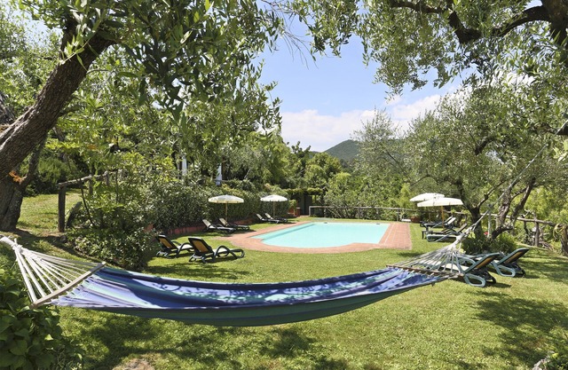 Orpheus Haus in einem prächtigen Anwesen mit einem Pool auf den Hügeln von Lucca