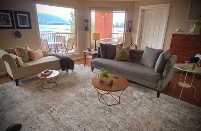 Osoyoos Lakeside 2 BDRM Condo!
