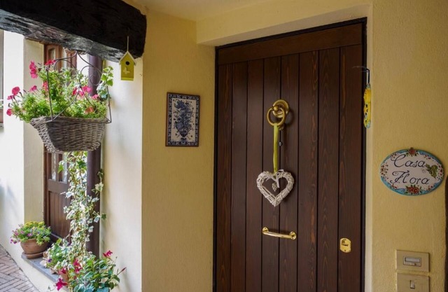 Ospitaci Casa Flora - Zwei Schlafzimmer Wohnung, Schläft 3