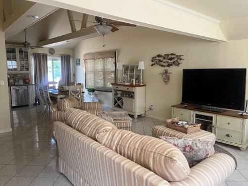 Osprey 3BR Beach House close to minutes from East Hampton and Montauk