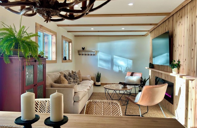 Osprey Lodging Lake Front Retreat