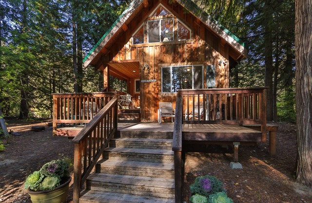 Osprey Nest Cabin: Gemütliche private Hütte am Wenatchee River mit Whirlpool
