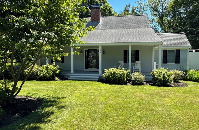 Osterville Gem with Central A/C and Walking Distance to Joshua’s Pond!