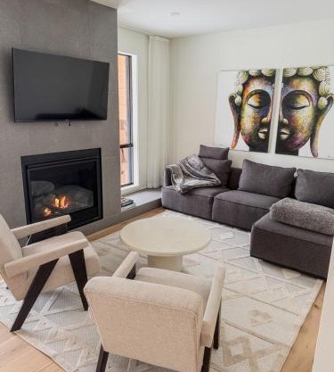 Ostrya Luxury Condo, Steps from the Slopes!
