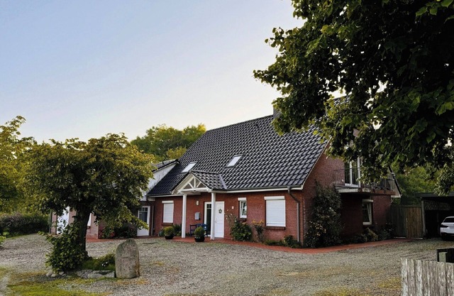 Ostseehuus Apartment I - Terrasse, Gartenmöbel, Grill, Garten, Kamin, Dusche, TV