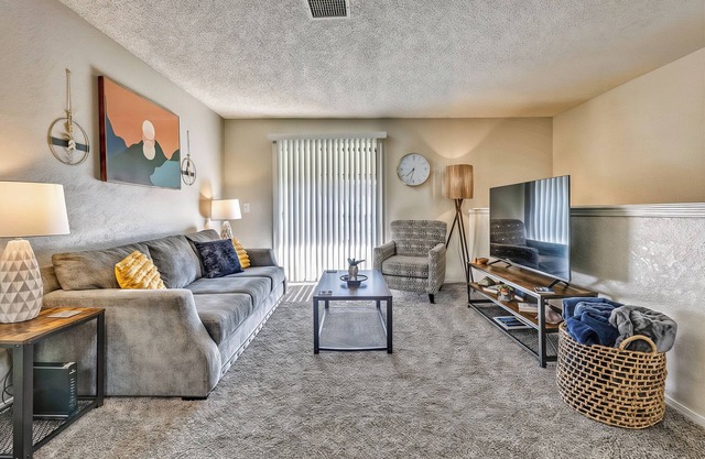 OU Sooner | Pool | Gym | Play Area | 1 mile to OU!