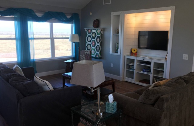 Our Cozy, Quiet, Comfortable place in the Country - 2 Bedroom 900 sq ft.