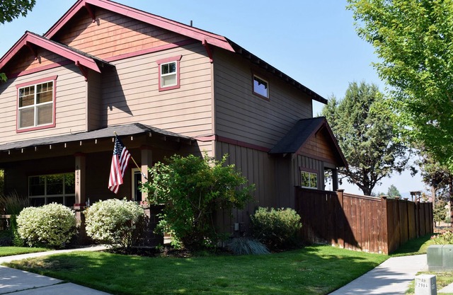 “Our High Desert Home” Family Friendly 3 Bed/2.5 Bath on the East side.