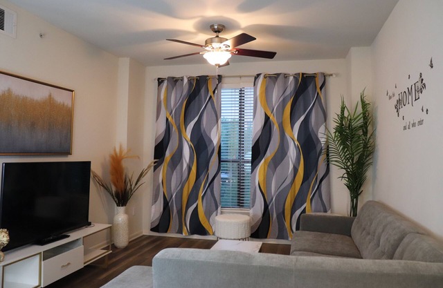 Our kids friendly 1-bedroom with WiFi, fitness room in fantastic domain, Austin