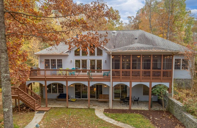 Our Summer Place @ Lake Gaston with Starlink Wifi!