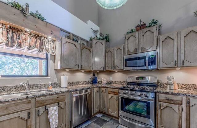 Out of Bounds:Alto Luxury Pueblo/Views/Alto CC