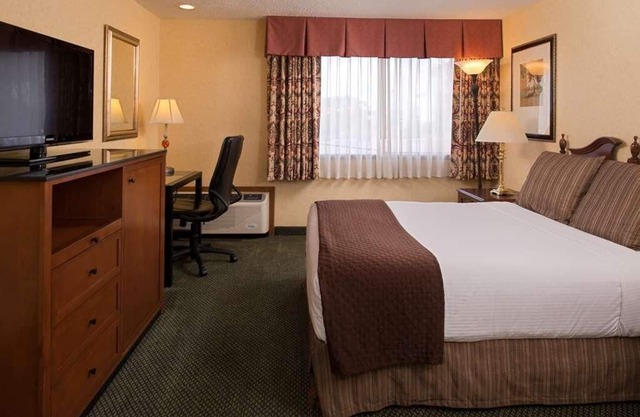 Outdoor Adventure Starts Here! Pet-friendly Unit, w/ Outdoor Pool, FREE Parking!